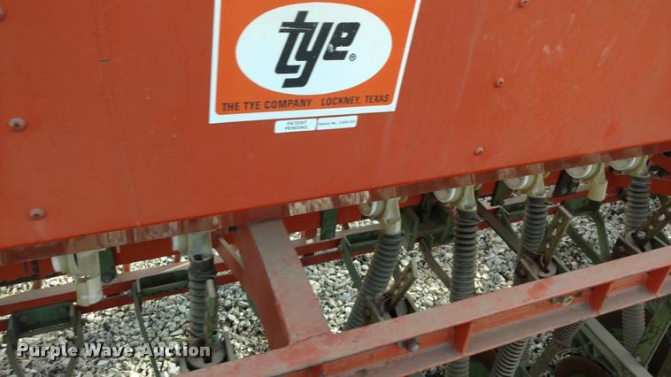 image for item DB0800 Tye 20-20 no-till grain drill
