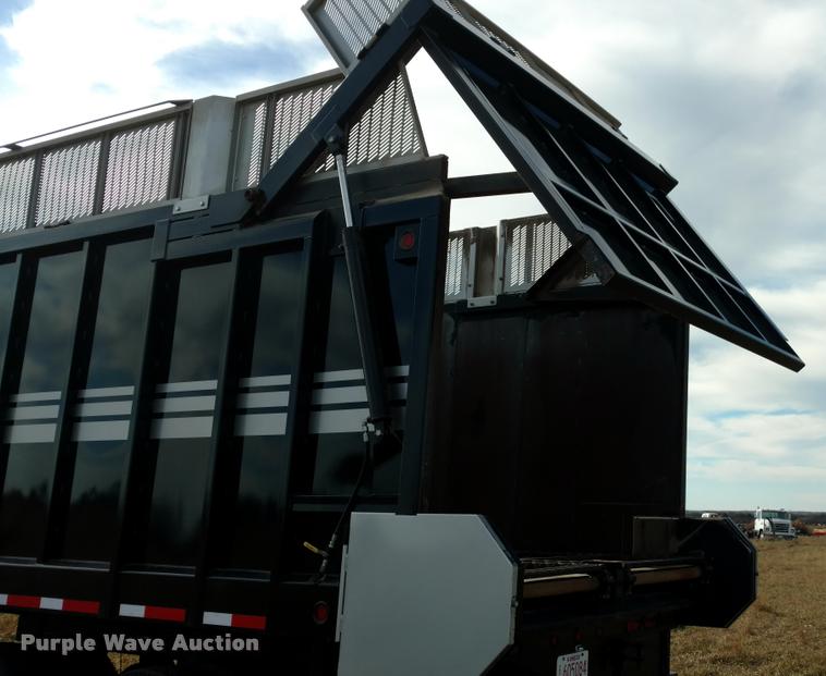 image for item DB0801 2016 Taller Fehr live bottom silage trailer