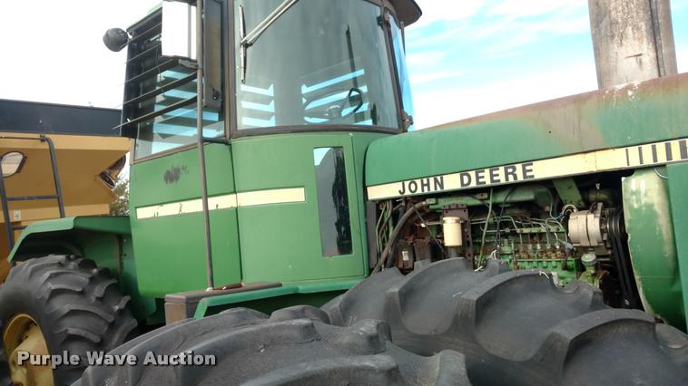 image for item DB0810 1981 John Deere 8640 4WD tractor
