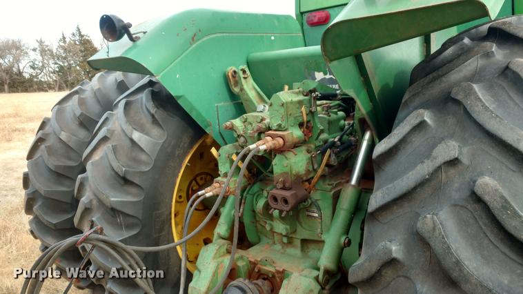 image for item DB0810 1981 John Deere 8640 4WD tractor