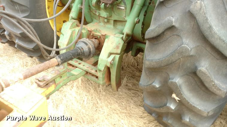 image for item DB0810 1981 John Deere 8640 4WD tractor