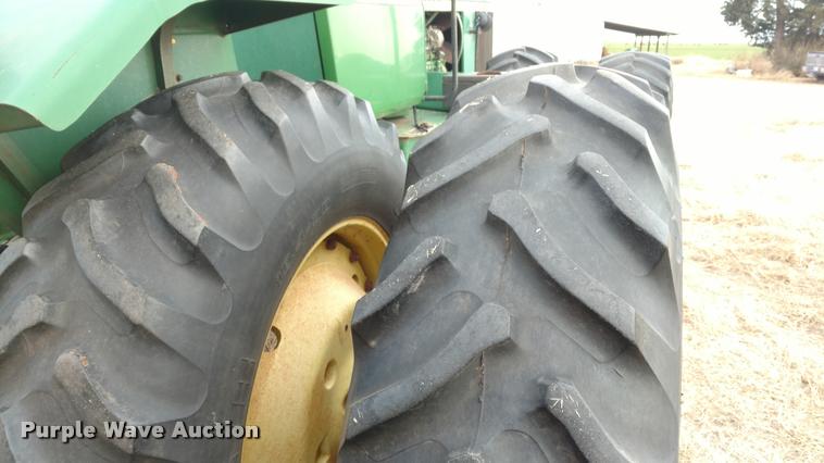 image for item DB0810 1981 John Deere 8640 4WD tractor