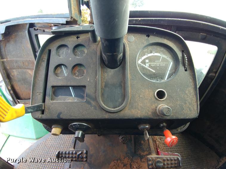 image for item DB0810 1981 John Deere 8640 4WD tractor