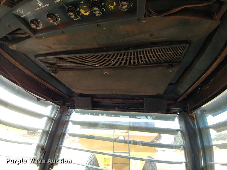 image for item DB0810 1981 John Deere 8640 4WD tractor