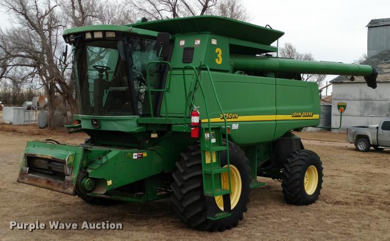 image for item DB0814 2001 John Deere 9750 STS combine