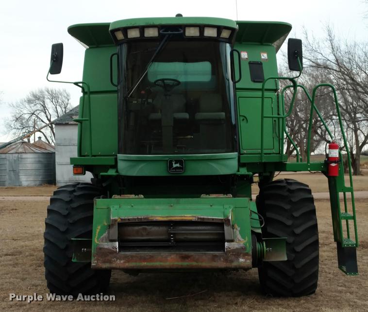 image for item DB0814 2001 John Deere 9750 STS combine