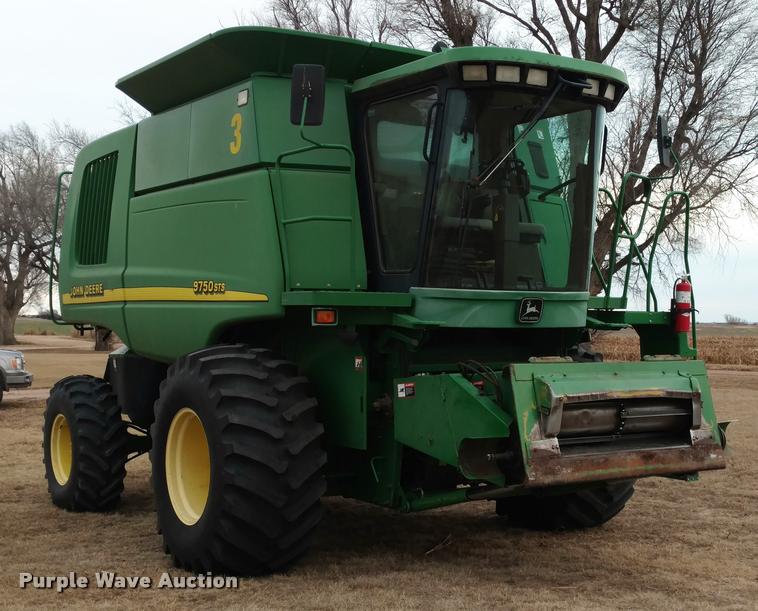 image for item DB0814 2001 John Deere 9750 STS combine