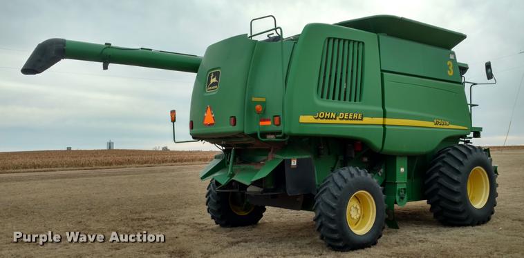 image for item DB0814 2001 John Deere 9750 STS combine
