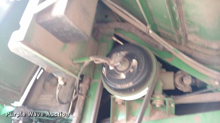 image for item DB0814 2001 John Deere 9750 STS combine