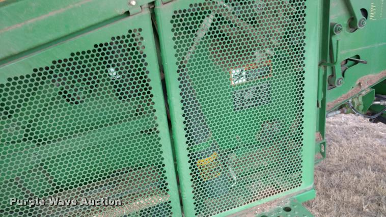 image for item DB0814 2001 John Deere 9750 STS combine