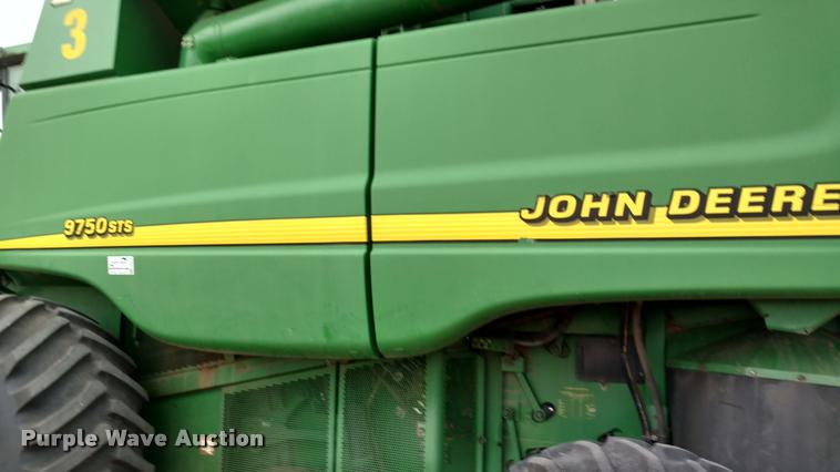image for item DB0814 2001 John Deere 9750 STS combine