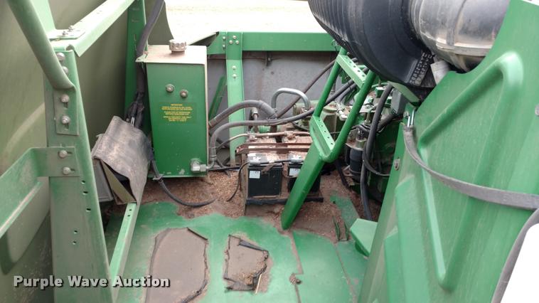 image for item DB0814 2001 John Deere 9750 STS combine