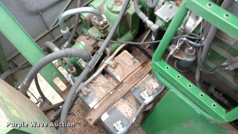 image for item DB0814 2001 John Deere 9750 STS combine