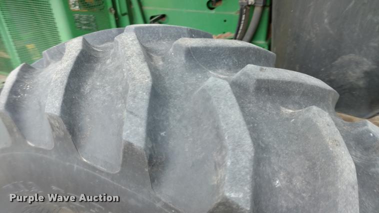 image for item DB0814 2001 John Deere 9750 STS combine