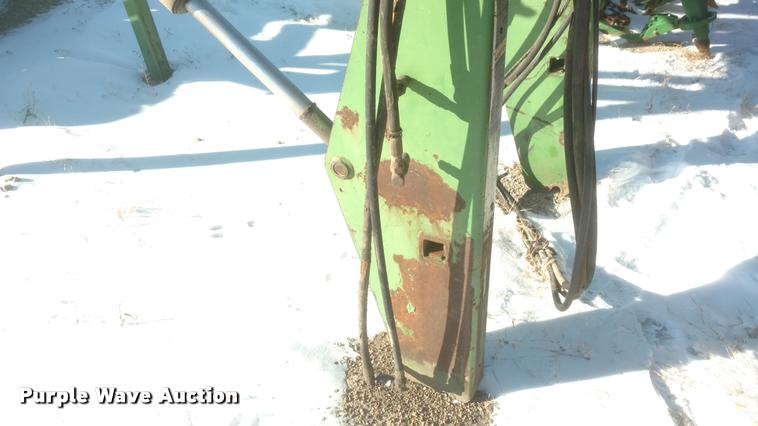 image for item DB0819 John Deere 260 loader