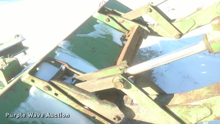 image for item DB0819 John Deere 260 loader