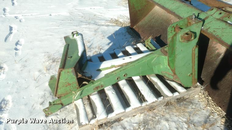 image for item DB0819 John Deere 260 loader