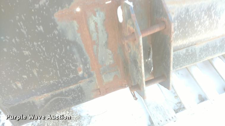 image for item DB0820 Loa-Attch bucket