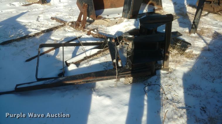 image for item DB0821 Farm Hand XL1140 loader