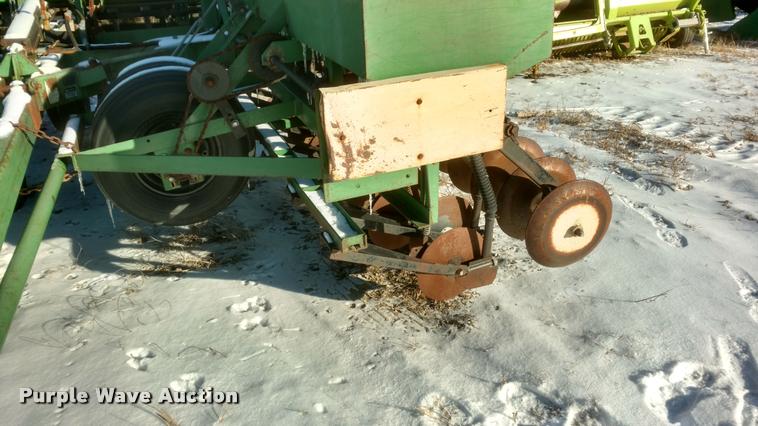 image for item DB0822 Great Plains 3SF30 grain drill