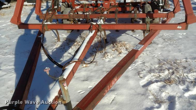 image for item DB0824 1989 field cultivator