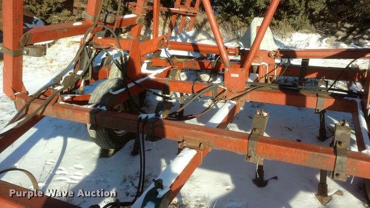 image for item DB0824 1989 field cultivator