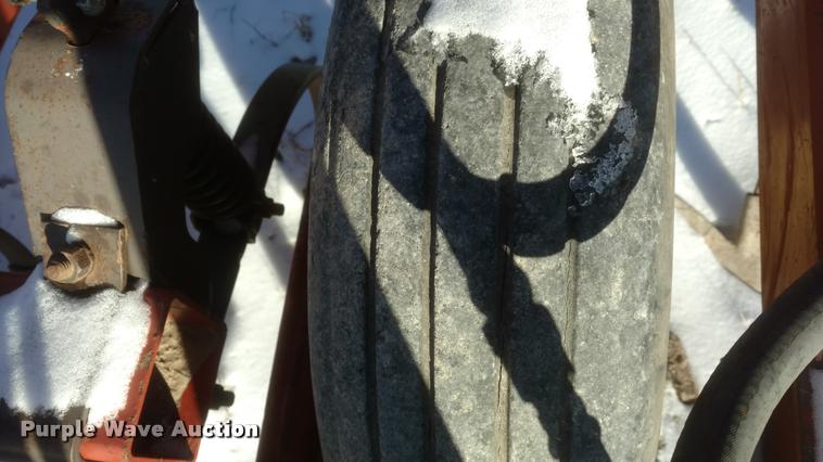 image for item DB0824 1989 field cultivator