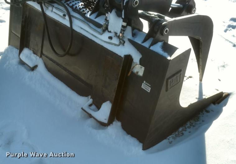 image for item DB0827 2005 Caterpillar grapple bucket