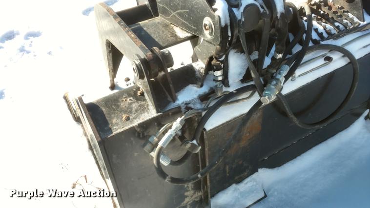 image for item DB0827 2005 Caterpillar grapple bucket