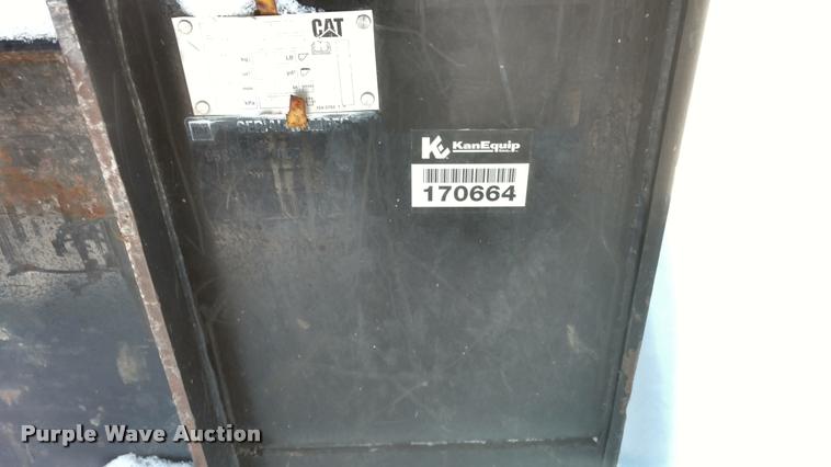 image for item DB0827 2005 Caterpillar grapple bucket