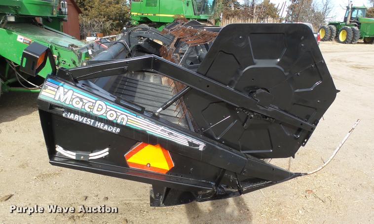 image for item DB1780 1999 MacDon 972 draper head