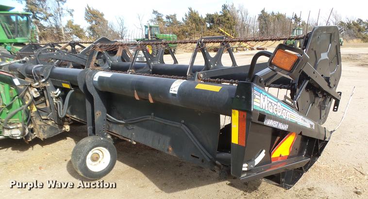 image for item DB1780 1999 MacDon 972 draper head