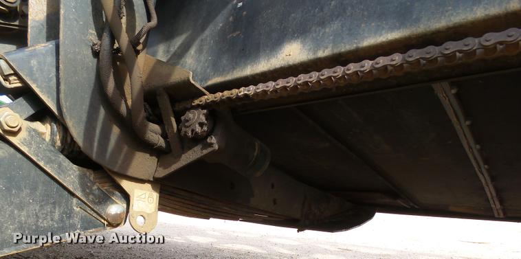 image for item DB1780 1999 MacDon 972 draper head