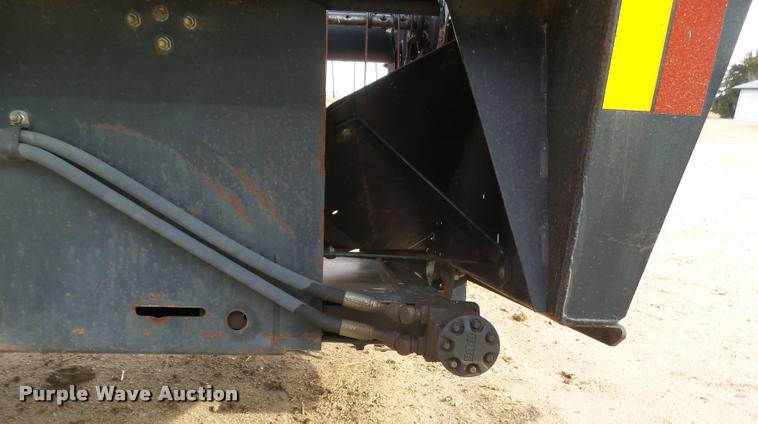 image for item DB1780 1999 MacDon 972 draper head