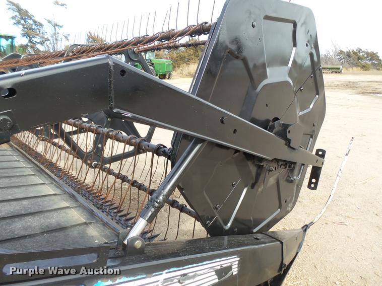 image for item DB1780 1999 MacDon 972 draper head