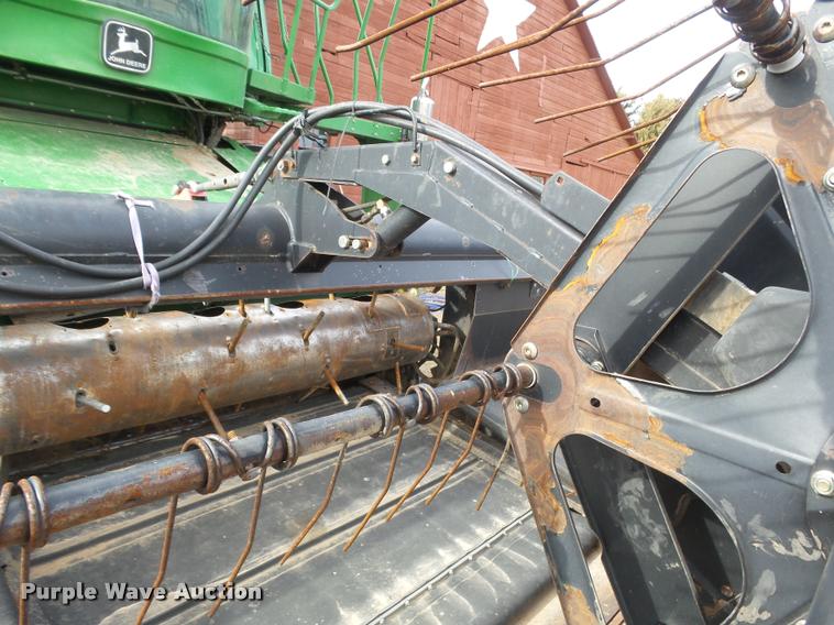 image for item DB1780 1999 MacDon 972 draper head