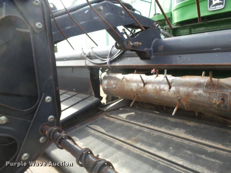 image for item DB1780 1999 MacDon 972 draper head