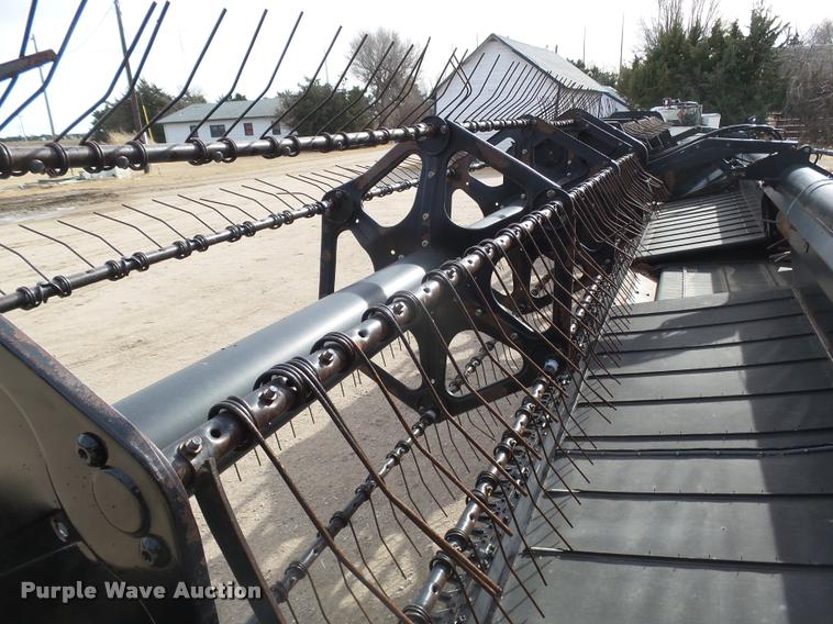 image for item DB1780 1999 MacDon 972 draper head