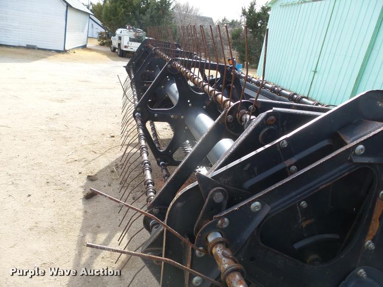 image for item DB1780 1999 MacDon 972 draper head