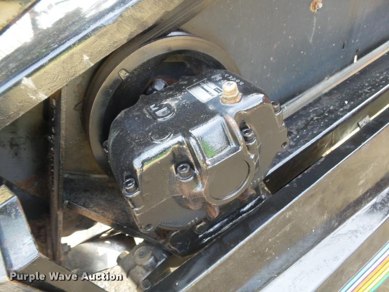 image for item DB1780 1999 MacDon 972 draper head