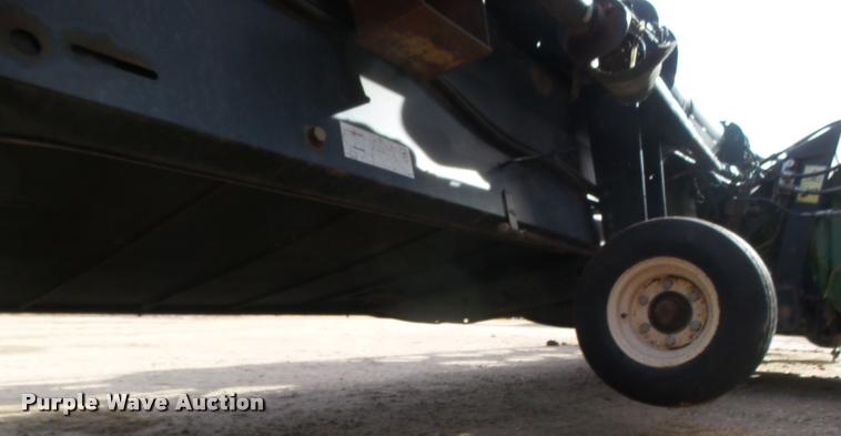 image for item DB1780 1999 MacDon 972 draper head