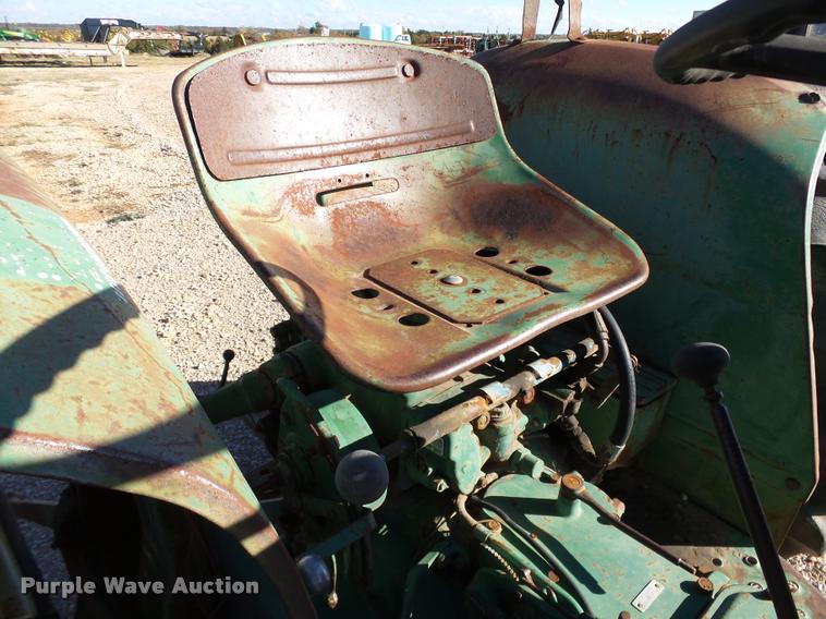 image for item DB4602 1969 Oliver 1255 tractor