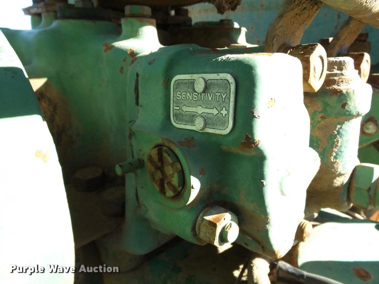 image for item DB4602 1969 Oliver 1255 tractor