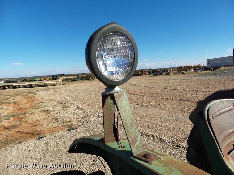image for item DB4602 1969 Oliver 1255 tractor