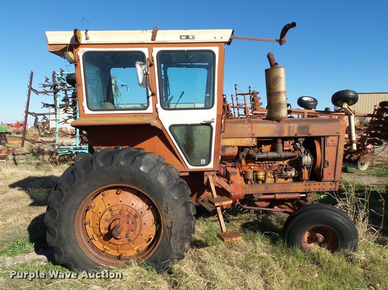 image for item DB4604 1966 International 806 tractor