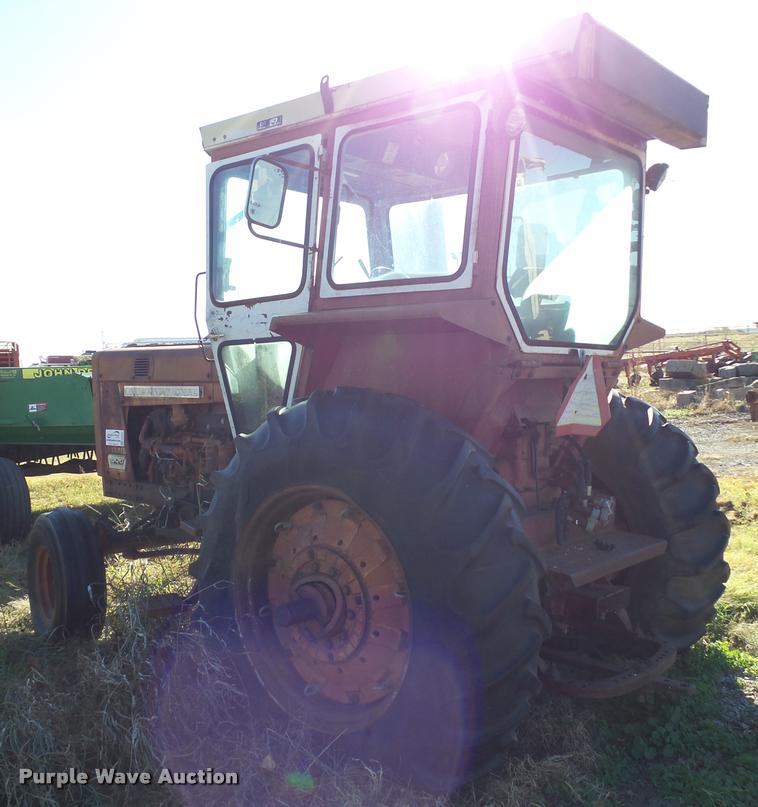 image for item DB4604 1966 International 806 tractor