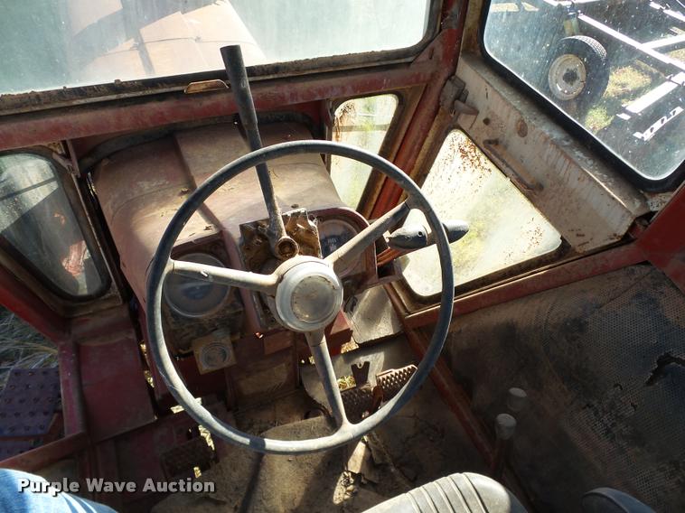 image for item DB4604 1966 International 806 tractor