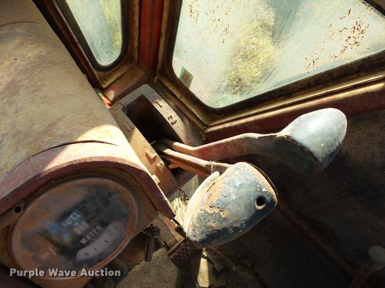 image for item DB4604 1966 International 806 tractor