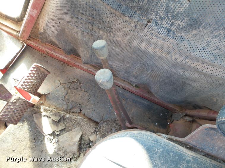 image for item DB4604 1966 International 806 tractor