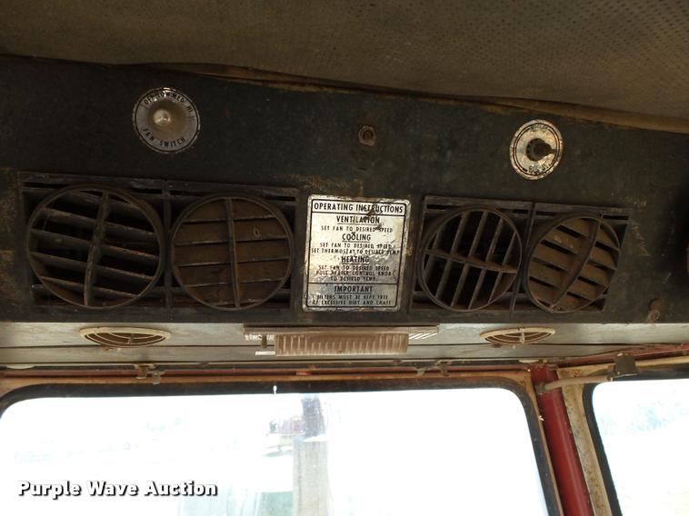 image for item DB4604 1966 International 806 tractor